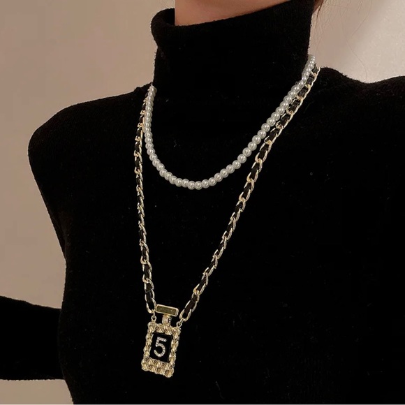 Fashion necklace with pearls & leather two rows. Bottle 5 - Picture 6 of 10